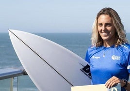 La surfista de Zarautz, Nadia Erostarbe.