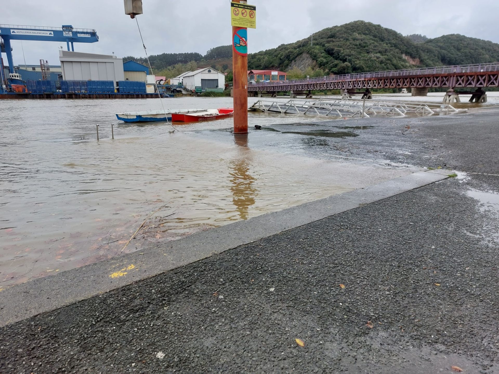 Las fuertes lluvias dejan inundaciones en Zumaia