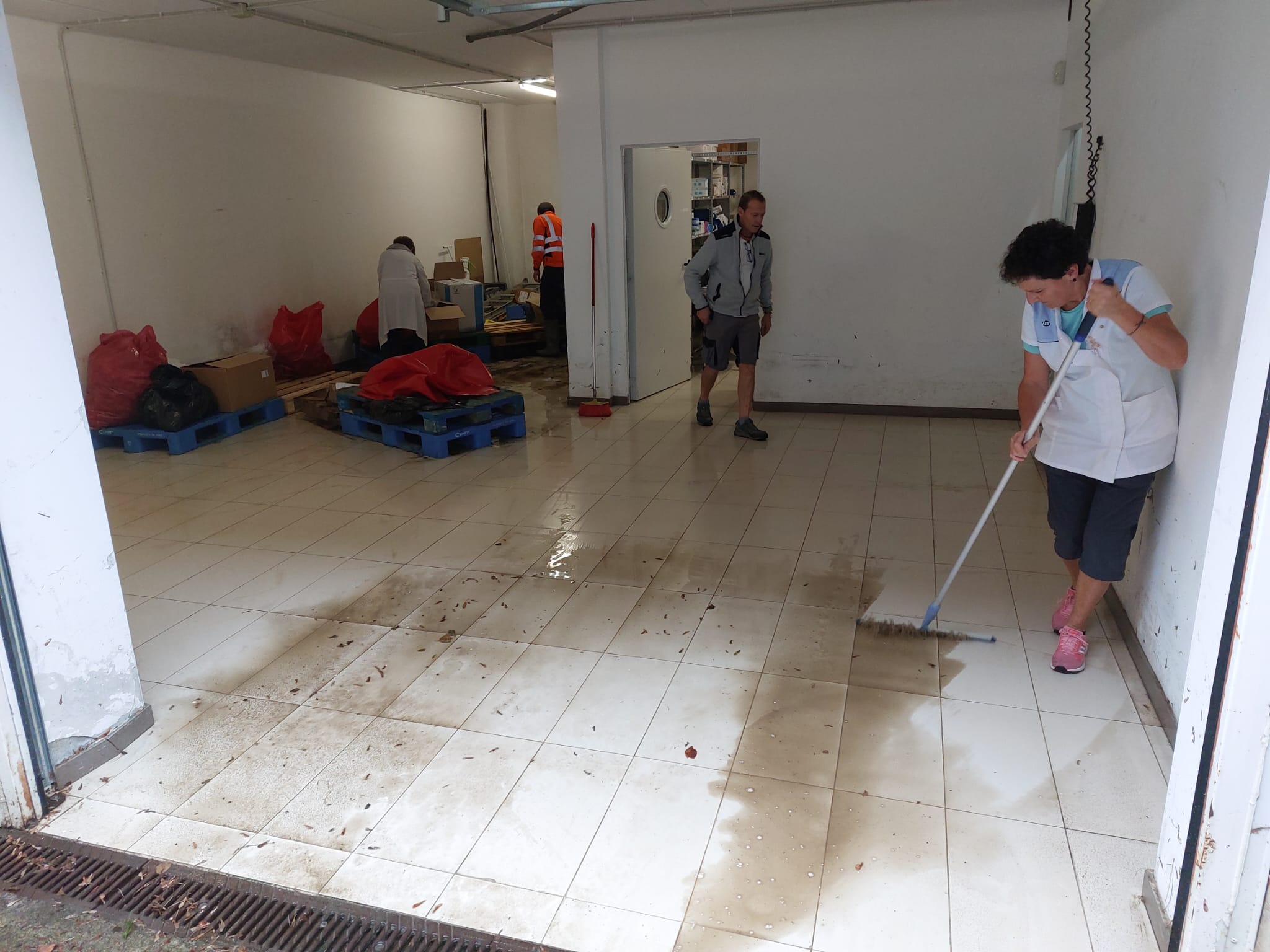 Las fuertes lluvias dejan inundaciones en Zumaia