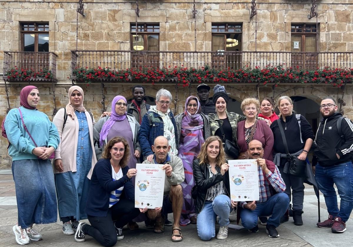 Representantes de los paísesparticipantes en la fiesta de hoy.