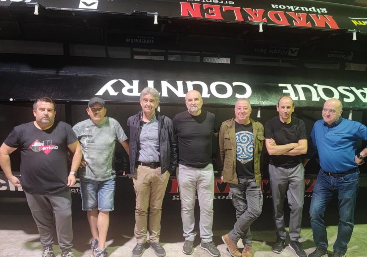 Inaki Nogueira, J.C. Rodríguez, Jon Otegi, Jon Iriondo, Juan Antonio Morillo, Xabier Asensio y Patxi Lersundi.