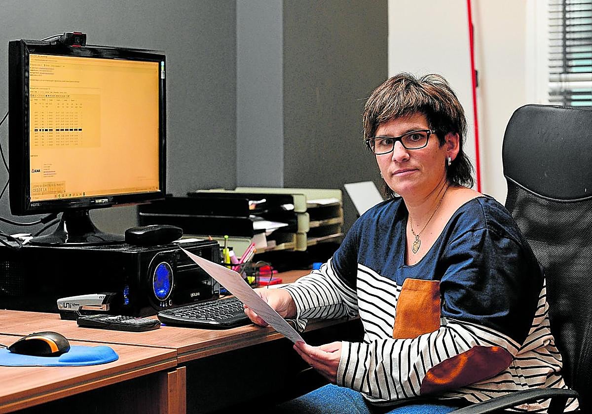 Titulada.Udane Plazaolatrabaja ahora enlabores logísticasen Ulma.