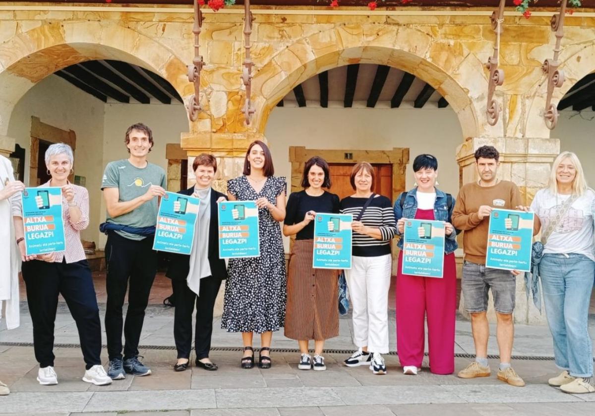 Foto de presentación del incipiente grupo 'Altxa Burua Legazpi', abierto a todas aquellas entidades y ciudadanía interesadas en participar.