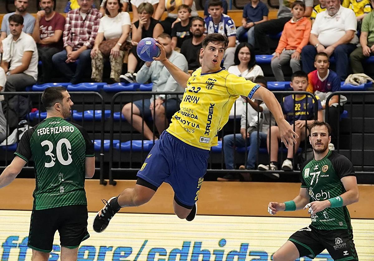 Asier Iribar se enfrenta al que fue su equipo en 2023.