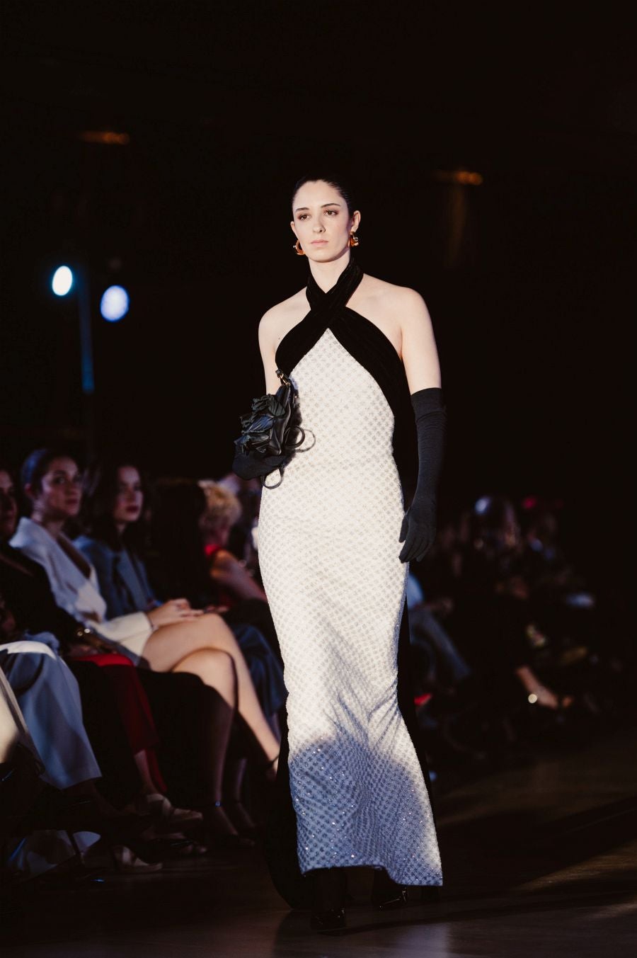 Desfile de Nicolás Montenegro en el Museo Balenciaga