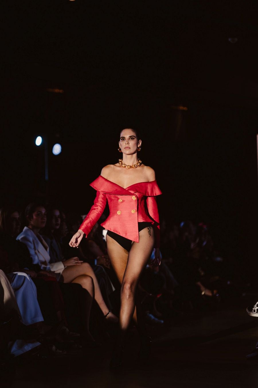 Desfile de Nicolás Montenegro en el Museo Balenciaga