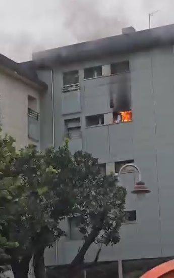 Incendio en un inmueble de la plaza Ixpilla.