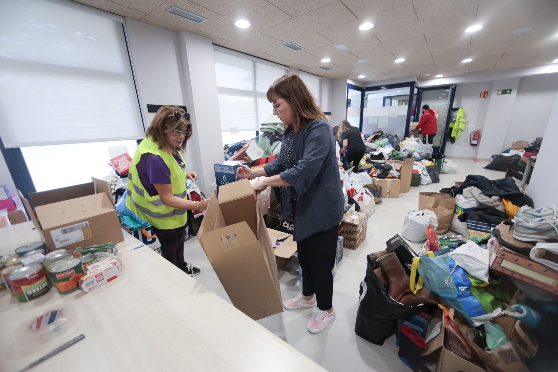 Irun se vuelca con los damnificados por la DANA