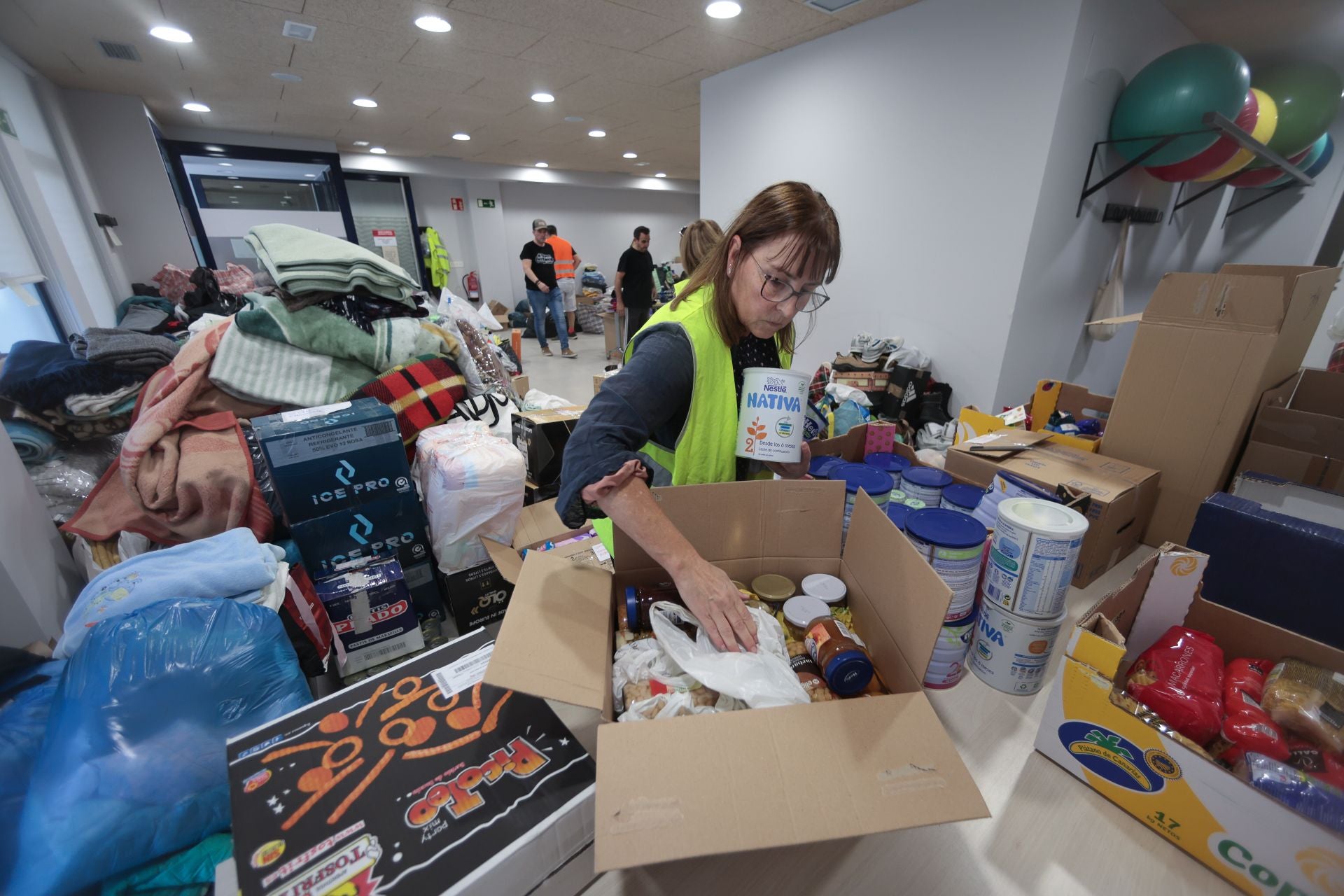 Irun se vuelca con los damnificados por la DANA