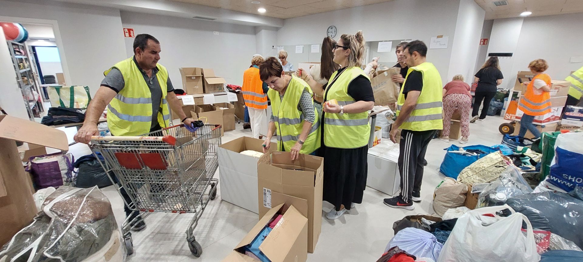 Irun se vuelca con los damnificados por la DANA