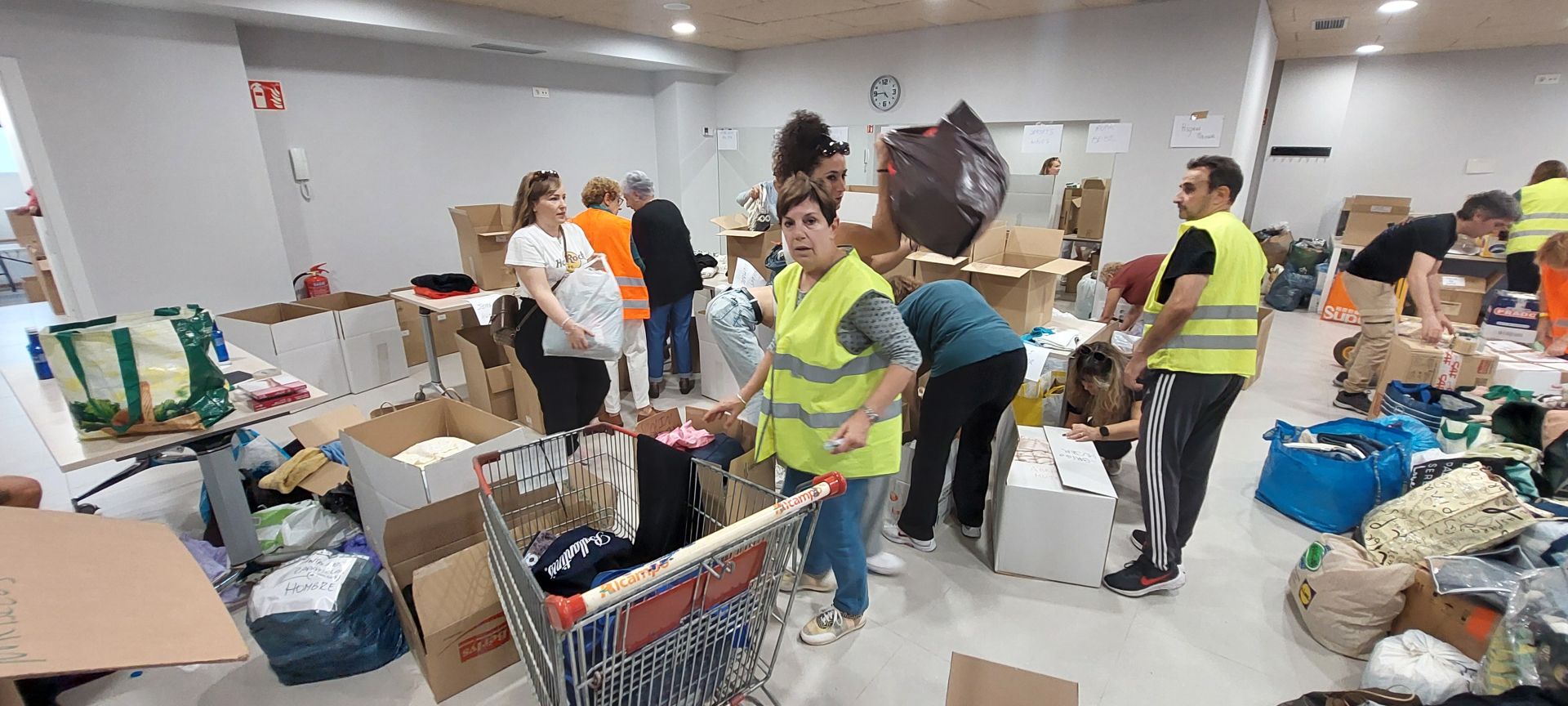 Irun se vuelca con los damnificados por la DANA