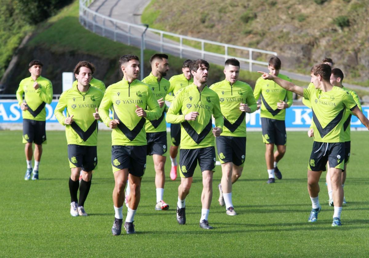 Los jugadores de la Real tendrán que aguardar para conocer la fecha del partido de Copa.