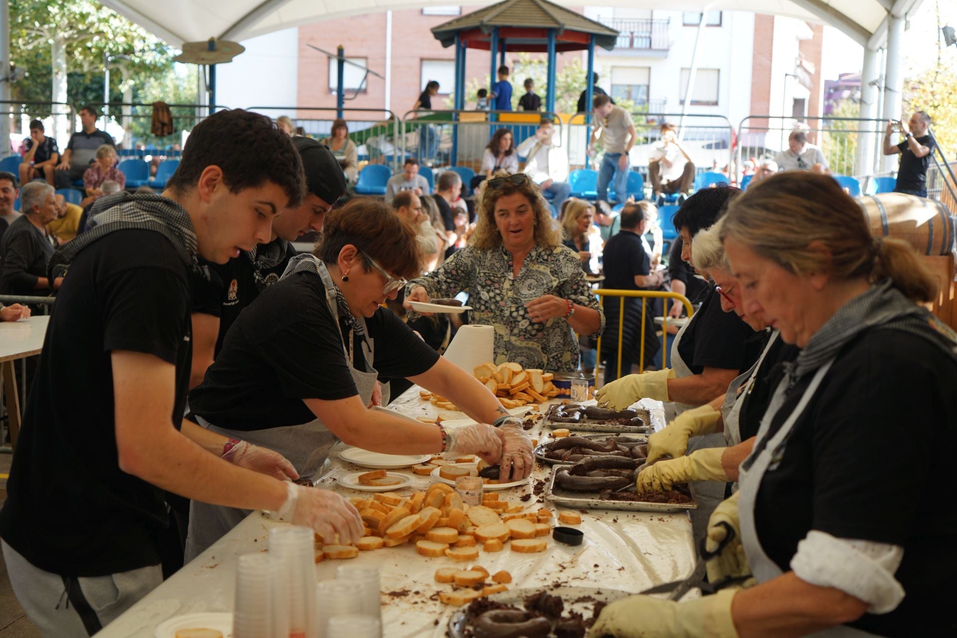 Sabor, tradición y amantes de la morcilla se reunen en Beasain
