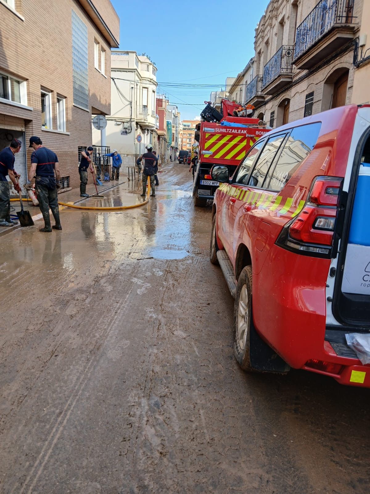 Los bomberos de Donostia en Alfafar, Sedaví y Catarroja, en imágenes