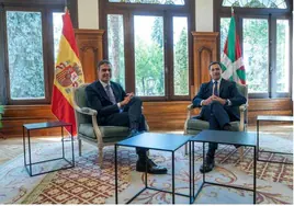 Sánchez y Pradales en la reunión celebrada en julio en el Palacio de Ajuria Enea