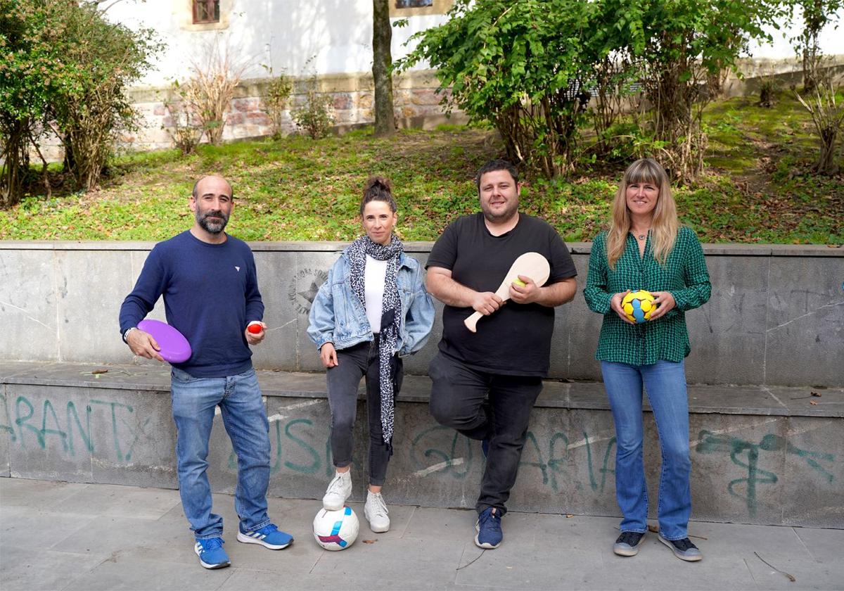 De izquierda a derecha, Julen Rodríguez, Eneritz Arruti, Edorta Fernández y Leire Mazizidor.