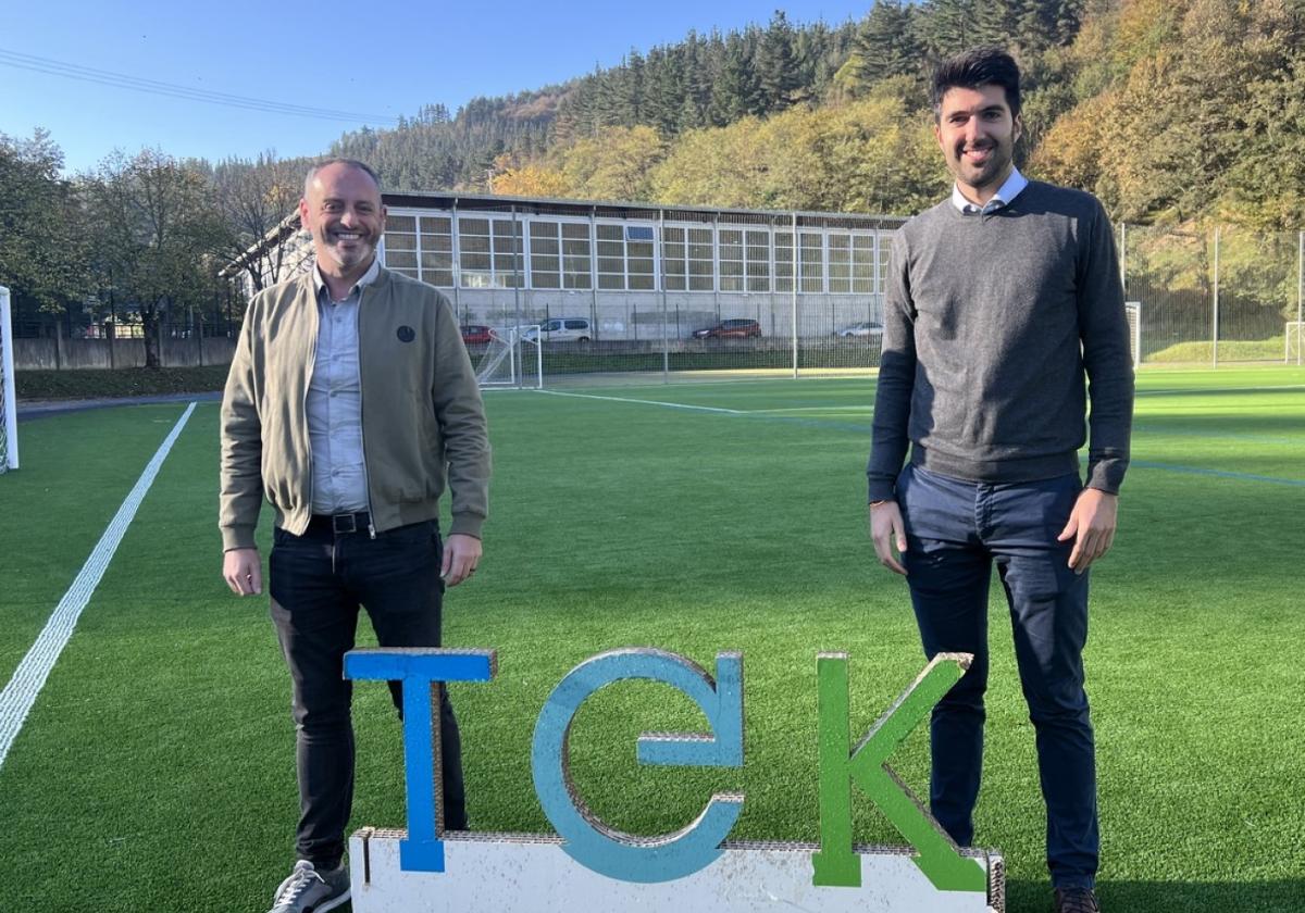 Óscar Valbuena y Josu Etxebarria ayer, en la presentación del proceso.