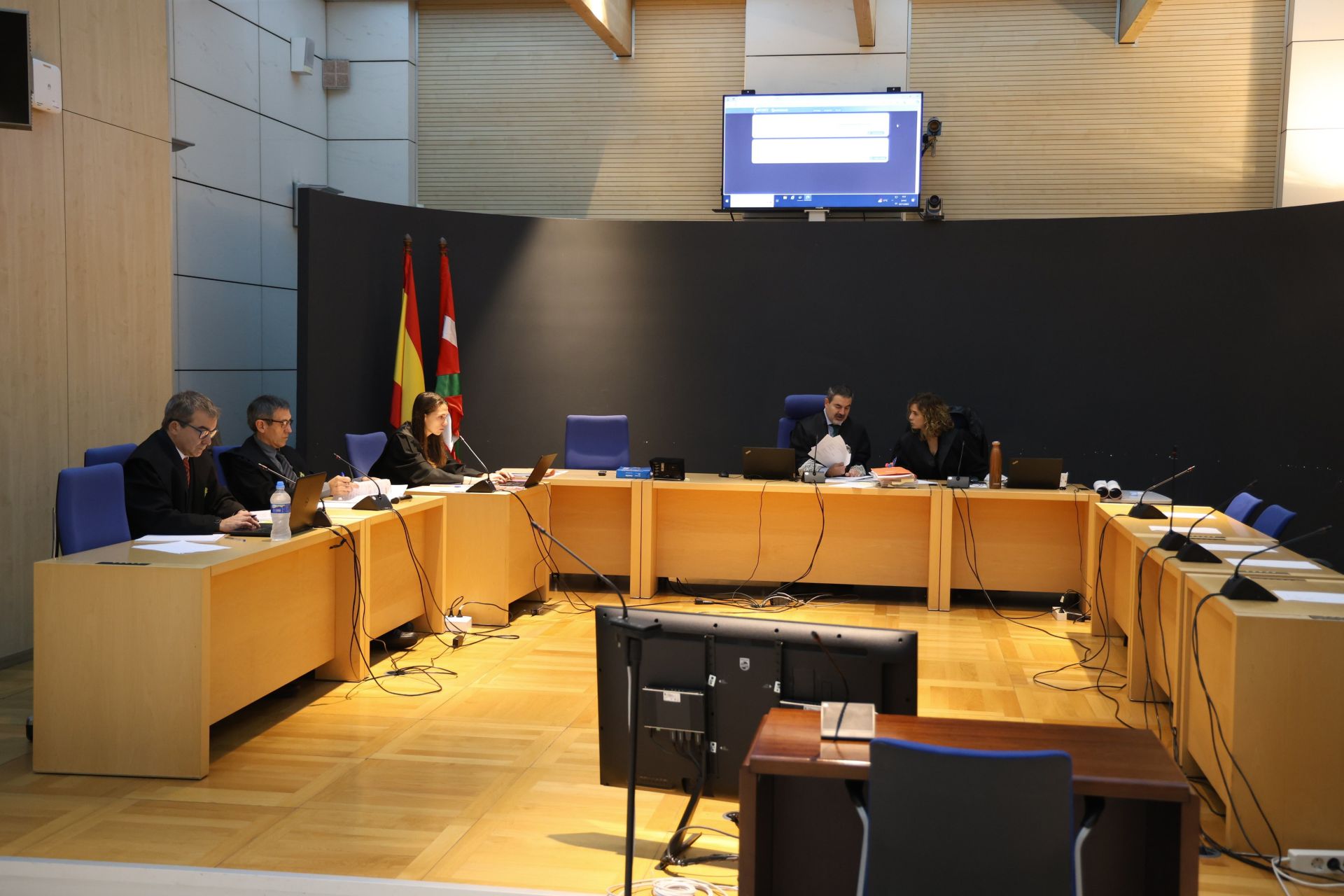 Imagen del juicio que se celebra en Donostia por la muerte de Santi Coca.
