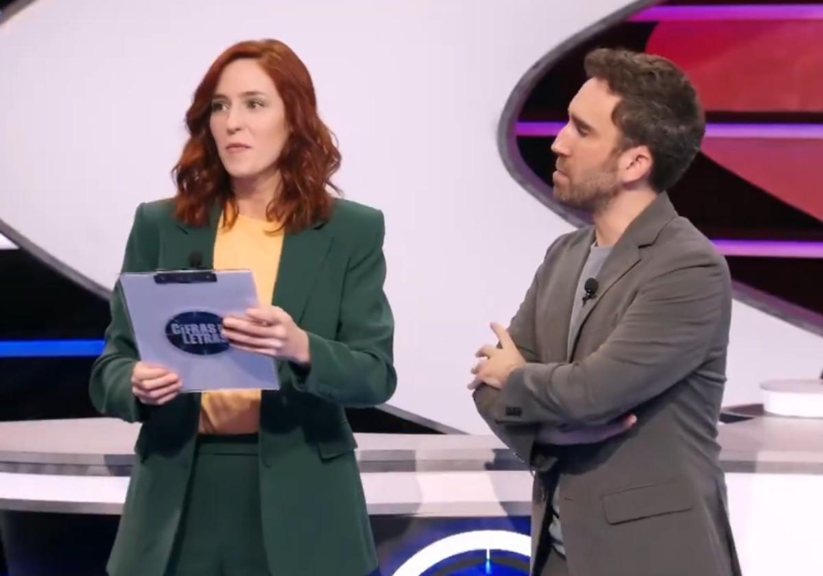Elena Herraiz y Aitor Albizua, en el concurso 'Cifras y letras'.