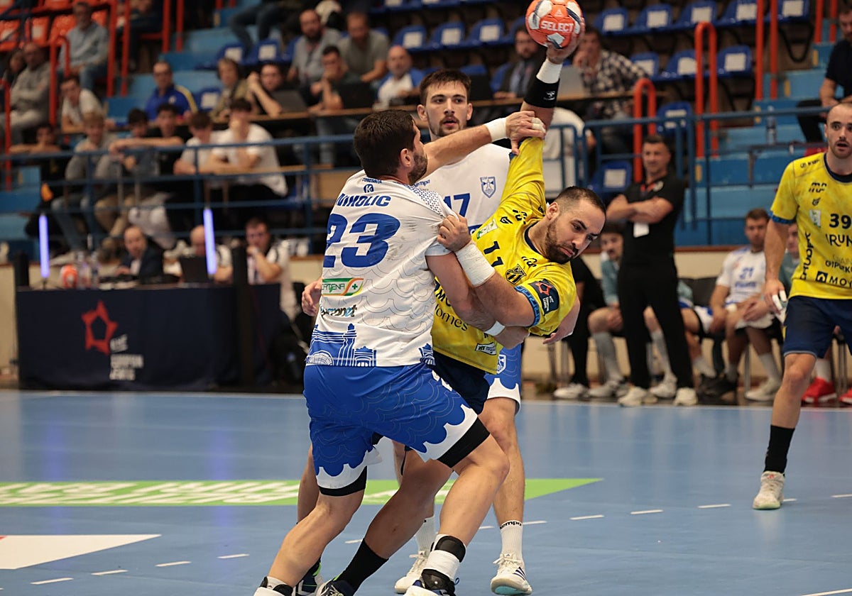 Esteban Salinas, en el partido de European League ante el Chrobry Glogow.