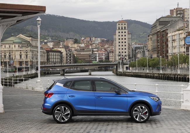 El comportamiento dinámico es de un coche de mayor tamaño.