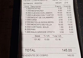 Ticket en un restaurante de Hernani que ha generado debate por el cobro del pan.