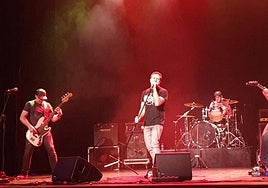 La representación local es de la banda Low Cost Deluxe y el rapero K-PO