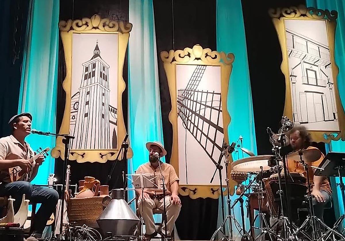 El trío presentará música de raíz étnica soportada en variedad de instrumentos