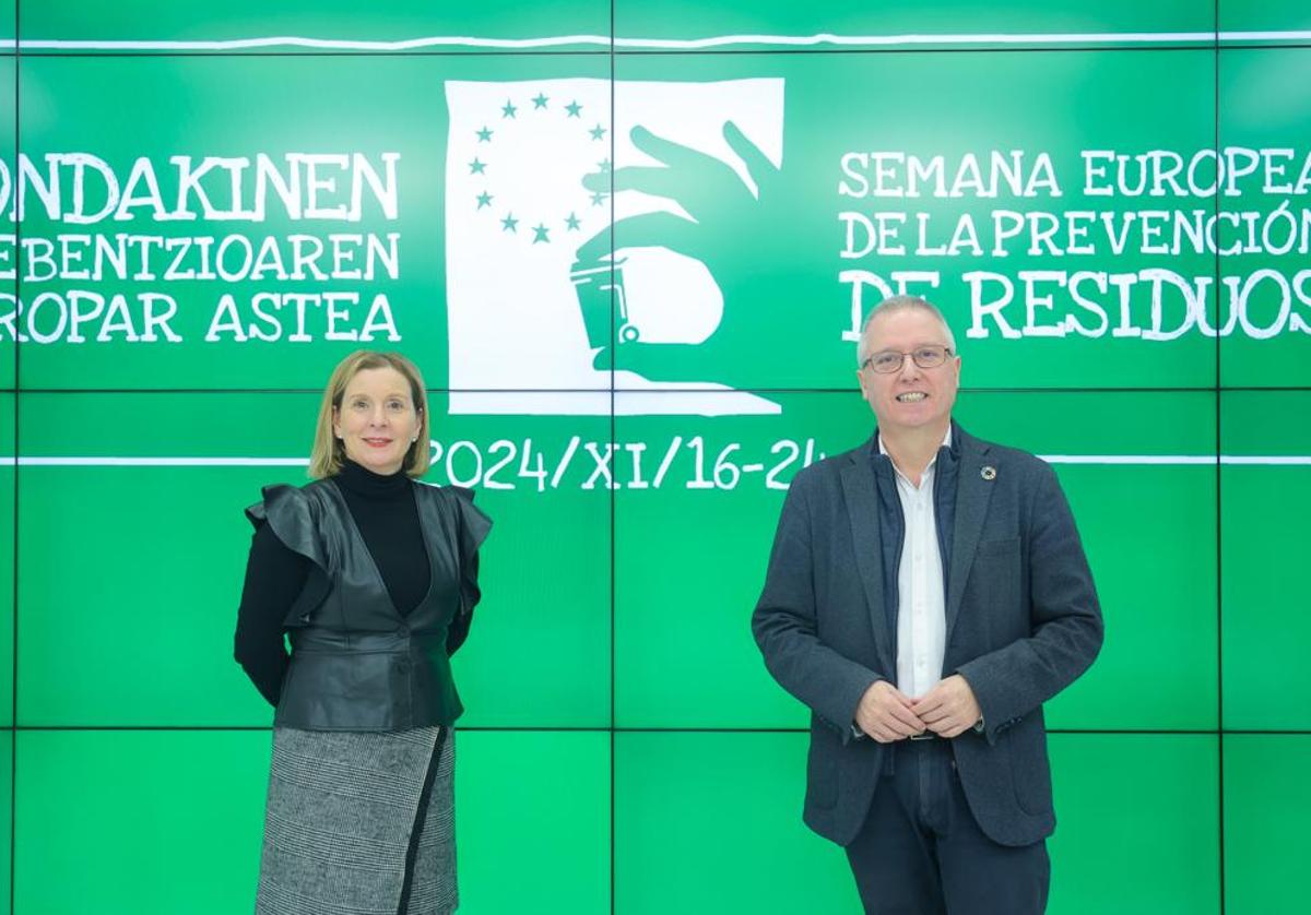 Mónica Pedreira, directora de Transición Ecológica, y José Ignacio Asensio, diputado foral de Sostenibilidad.