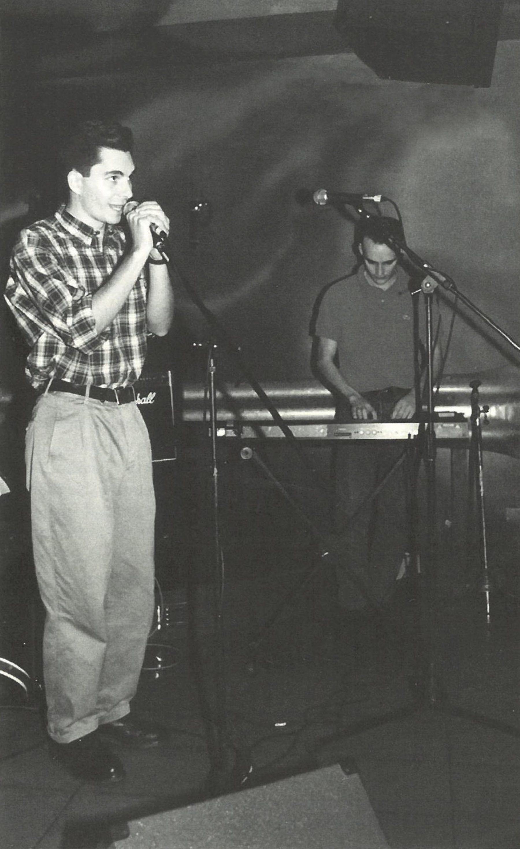 En vivo en la fiesta del fanzine Stamp en 1991.