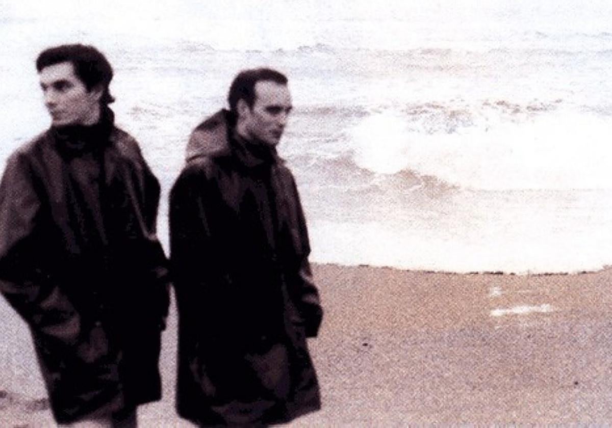 Las dos únicas fotos 'oficiales'. IñakiGametxogoikoetxea y Javier Aramburu en lasimágenes del sello Elefant Records.
