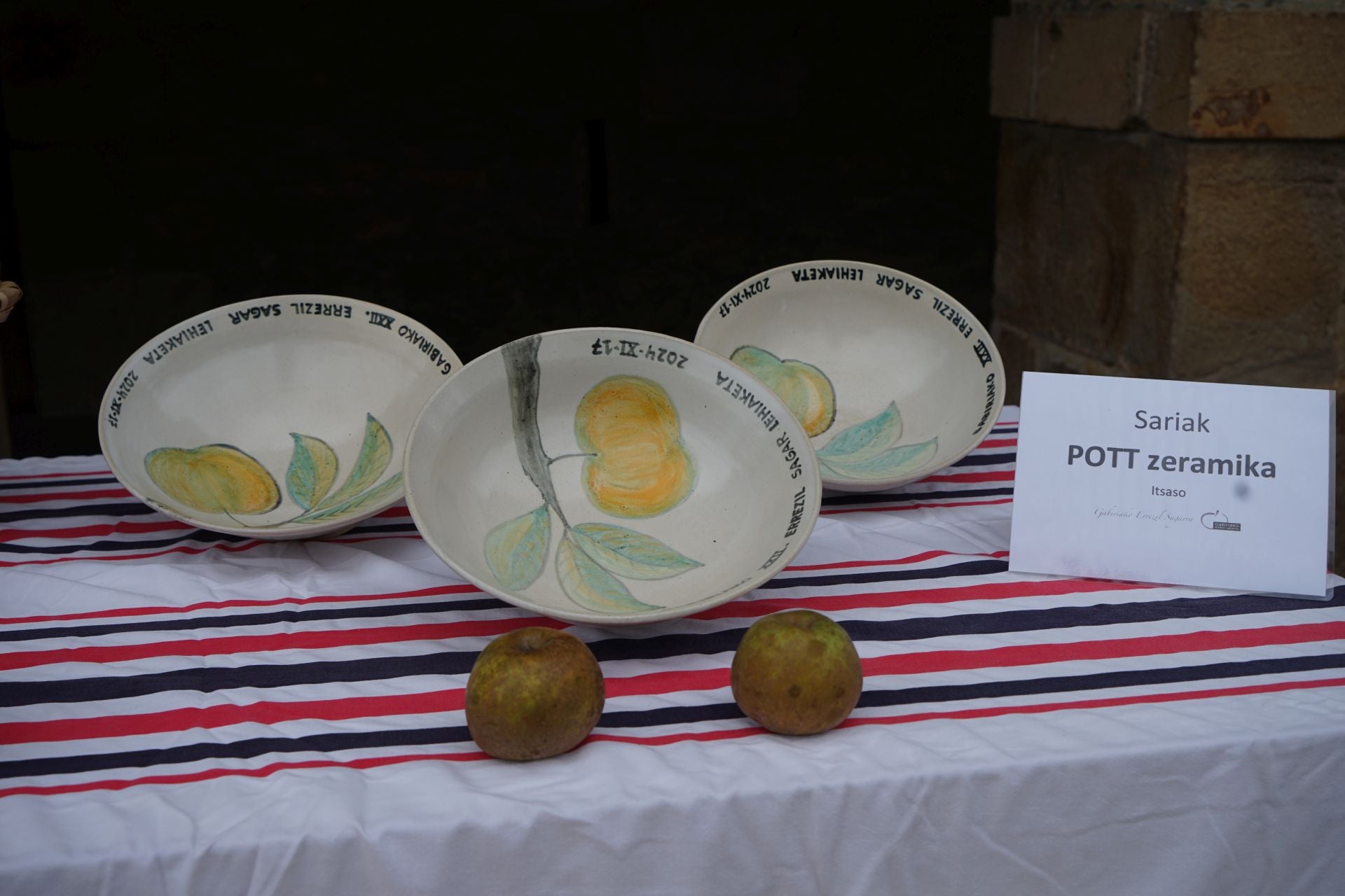 Gabirian ospatutako sagar azokaren argazkiak