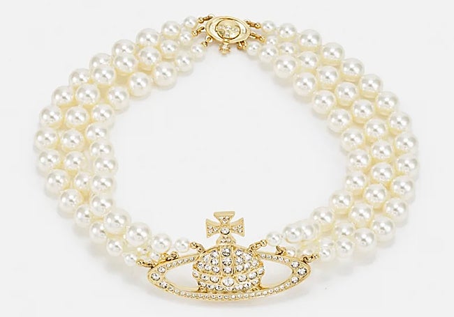 Collar 'Three Row Pearl Bas Relief chocker' de Vivienne Westwood