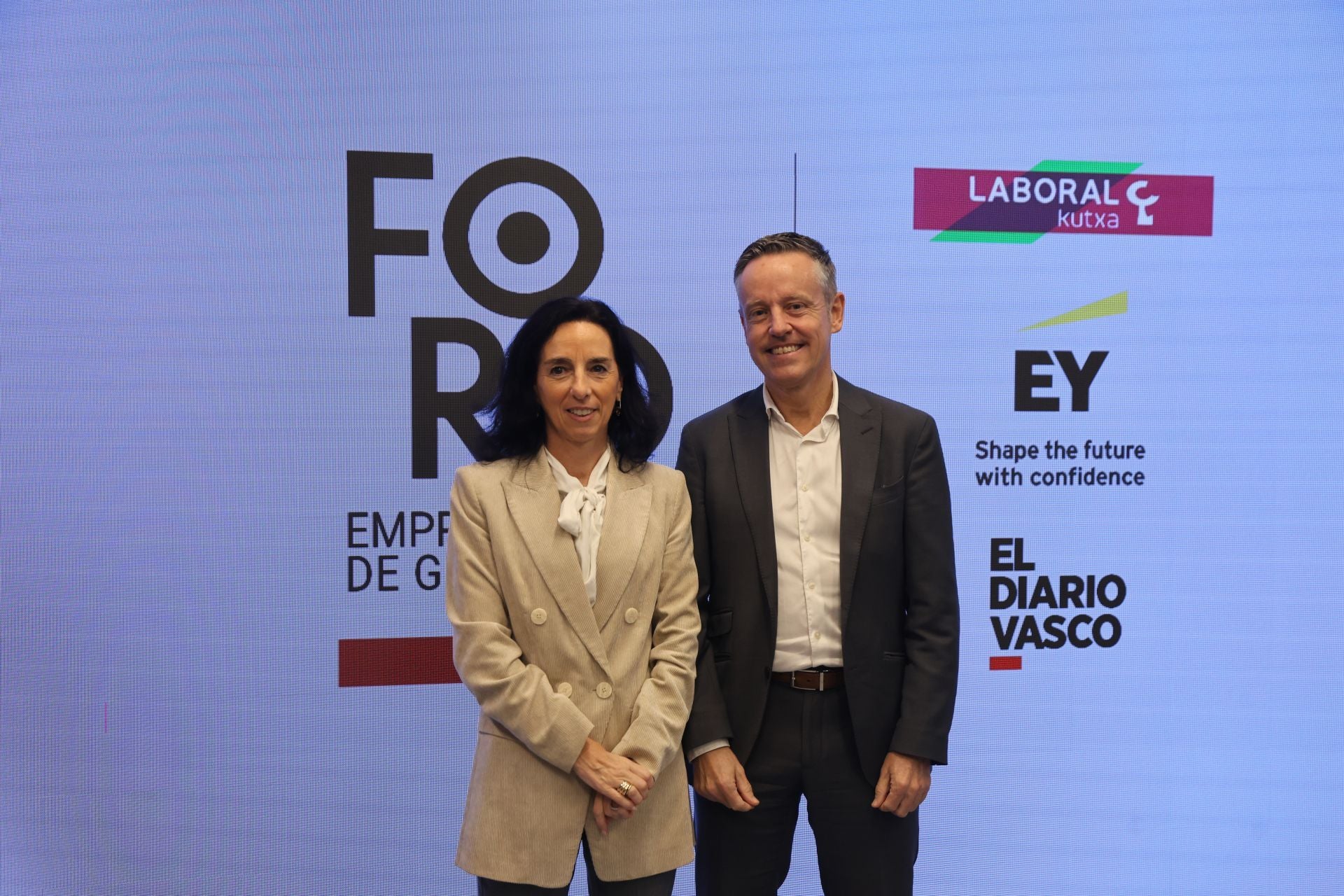 Jaione Ganzarain, viceconsejera de Tecnología e Innovación, e Iñaki Ruiz Manzano, viceconsejero de Economía, Trabajo y Empleo del Gobierno Vasco.
