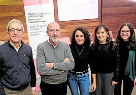 Cañada, Vilaró y Mendoza, y las moderadoras Font y Salaverria.