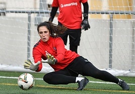 Eunate Astralaga durante un entrenamiento en el Anexo de Ipurua.