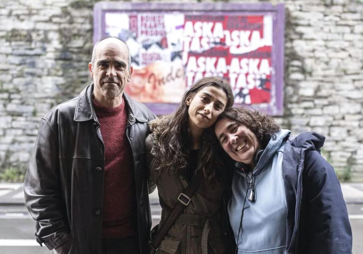 Luis Tosar, Carolina Yuste y Arantxa Echevarría en el rodaje de 'La infiltrada'.