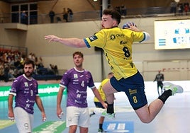 La camiseta de Mikel Zabala, una de las 25 que se están subastando.