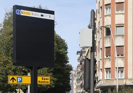 Panel informativo de la ZBE, aún sin uso.