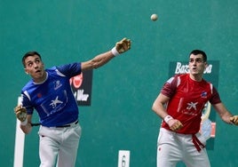 Zabala y Ezkurdia figuran entre los tres aspirantes a dos plazas de delantero titular de Aspe en el Campeonato de Parejas.