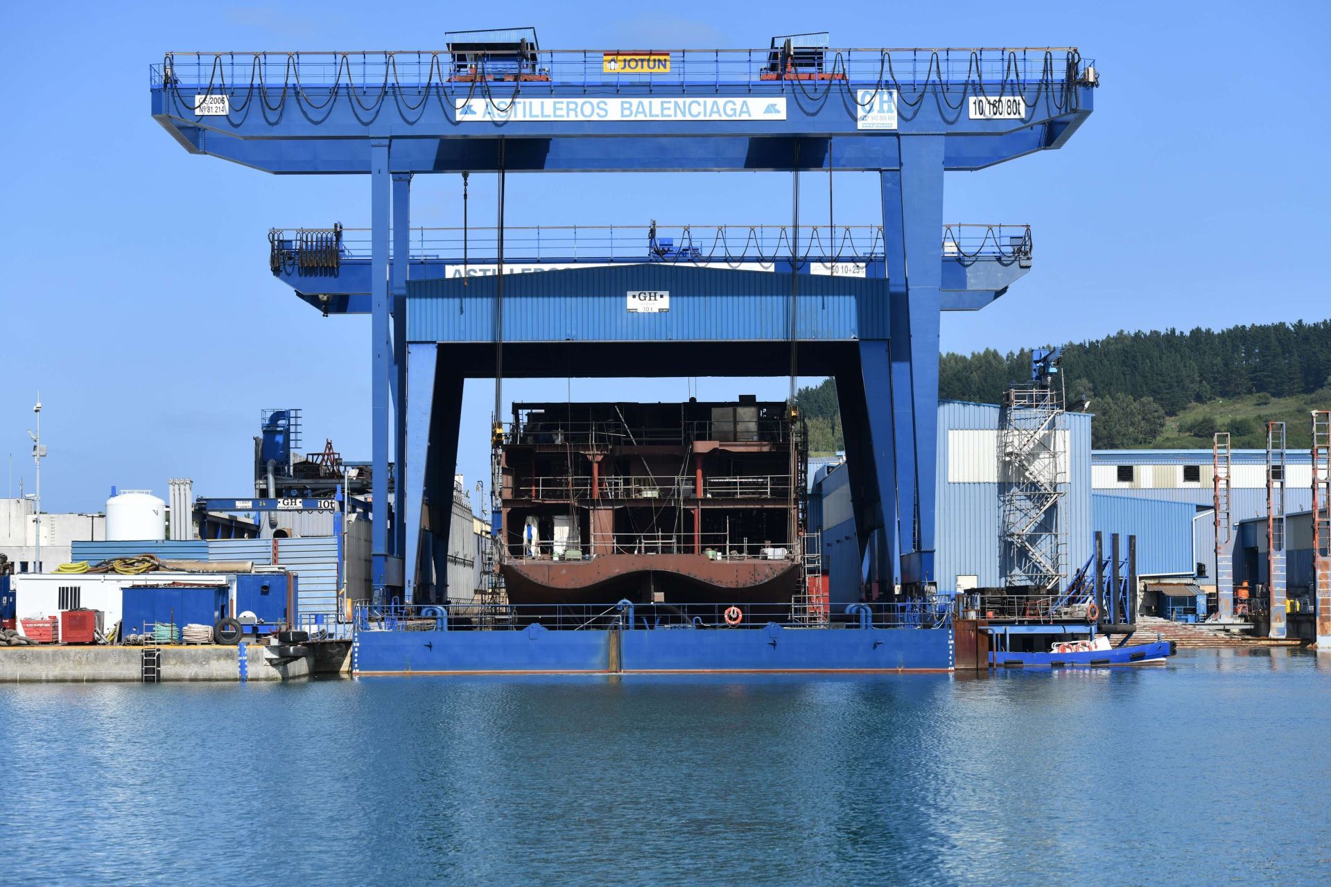 Imagen de archivo de un barco construyéndose en Astilleros Balenciaga