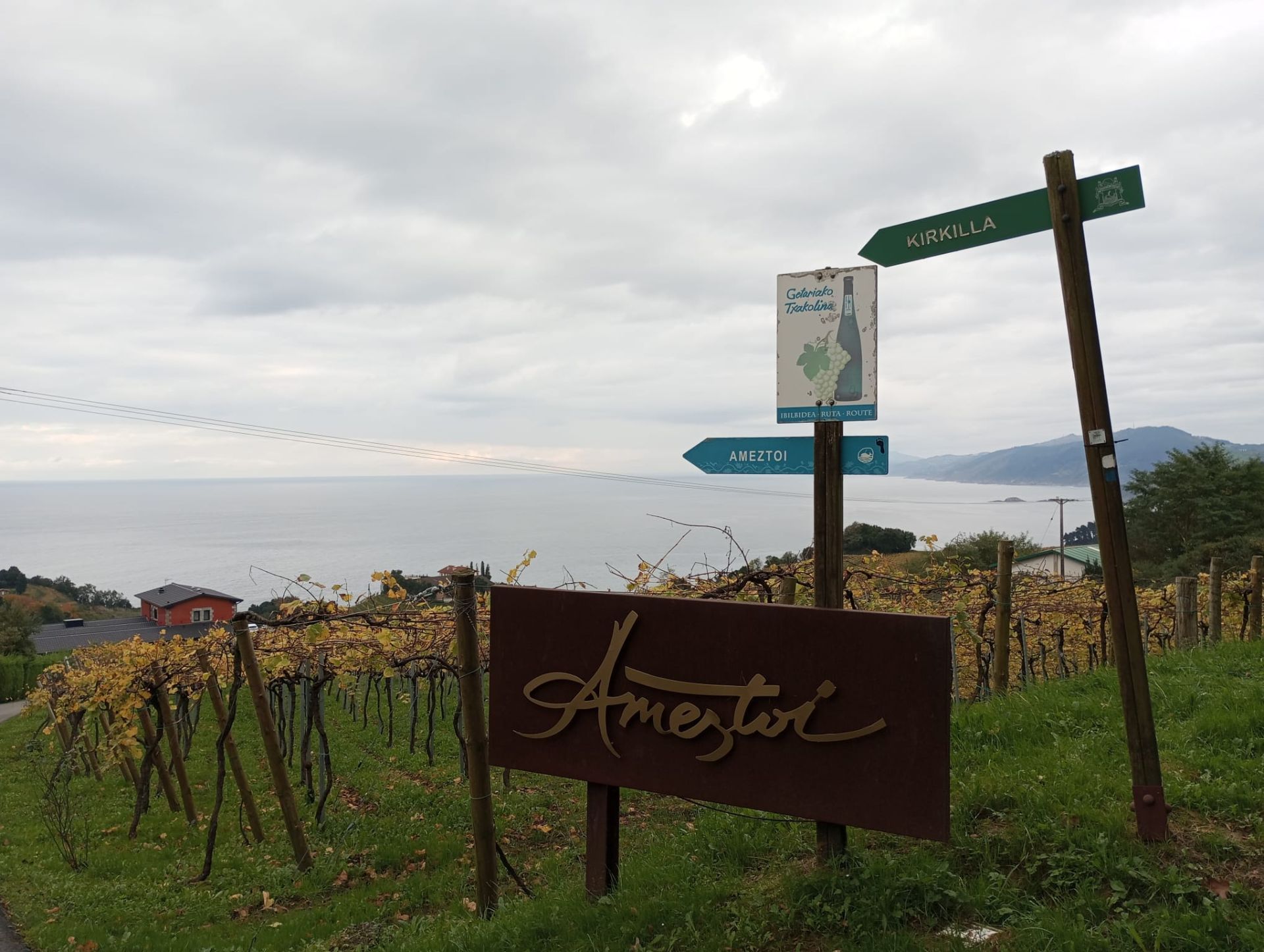 San Antón, una ruta entre viñedos y el mar