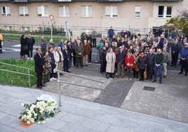 El Ayuntamiento de Donostia, compañeros de trabajo y amigos han homenajeado este sábado a Santiago Oleaga.