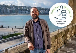 Iñaki Gabarain, en el balcón del ayuntamiento de San Sebastián.