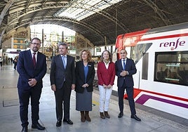 Blanco, Santano, García Chueca, Garmendia y Páez, este jueves en la estación de Abando.