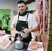 Imagen - «Los clientes ya han empezado a encargar solomillos y chuletas para congelarlas y también han pedido platos preparados»