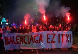 Cabecera de la manifestación que ha recorrido Zumaia.