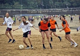Neskak ere goizago jakin beharko dute igandean, partidak 8:45etan hasten bai dira.