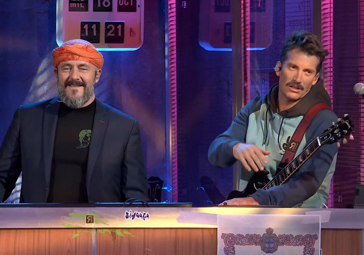 Ricardo Castella y Grison, colaboradores en La Revuelta, bromearon sobre Euskadi.