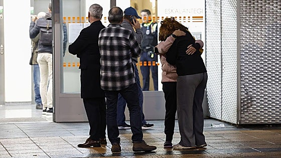 «Hemos oído a la hija gritar desde el balcón y hemos llamado a la Ertzaintza»